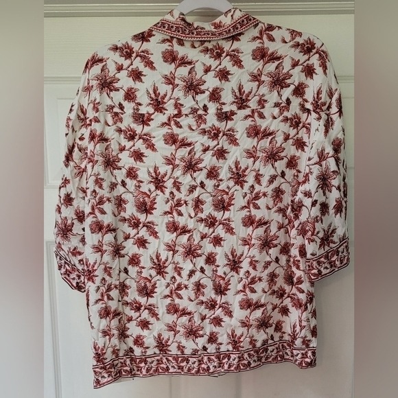 Max Studio NWT $98 Women's 100% Rayon White Black Red Floral Button Front Blouse - Picture 5 of 11